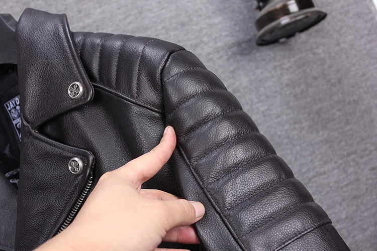 Зимние новые мотоциклетные кожаные мужские наклонные, кожаные короткие части головы слой воловьей кожи пальто культивировать свою мораль
