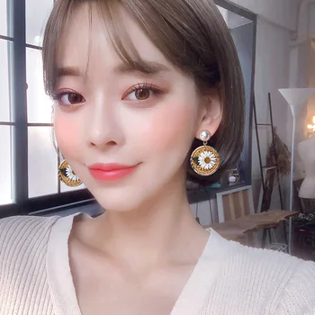 

Korea Style Petal Acrylic summer beach Clip on Earrings Non Pierced for women accessories Wholesale jewelry Flower Earrings