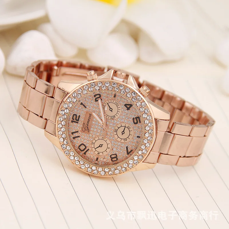 

Hot Sales Geneva Double Row Diamond Set Steel Watch Dull Polish Three-Eyed Unisex Steel Belt Quartz Watch Currently Available Wh