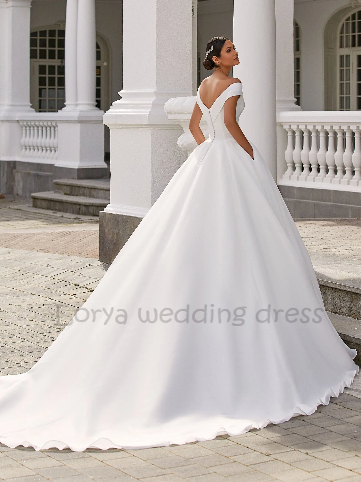 

Romantic Off Shoulder A Line Wedding Dress V Neck Backless Vestido De Novia Sweep Train Simple Satin Bride Gown Robe de Mariée