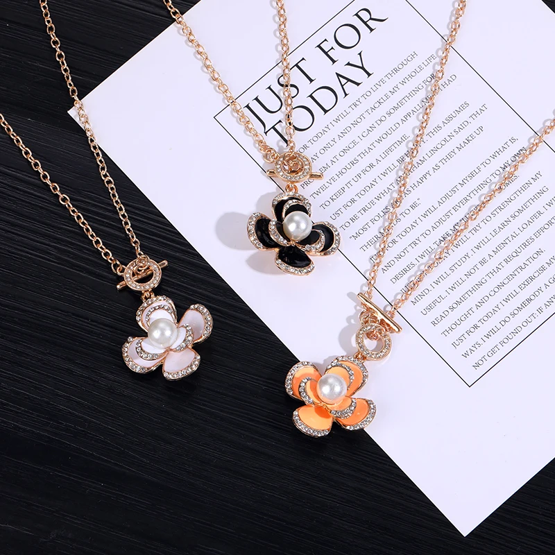 女性のための真珠と黒い花のネックレス 有名な高級ブランド デザイナージュエリー 新しいコレクション Aliexpress ジュエリー アクセサリー