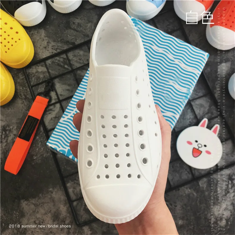 Sapatas da Geléia de Verão Nova Crianças Croc Sapatos Scarpe Nativ Jardim Boys & Girls Praia Oco Pvc Mulas Tamancos 2020 11 Sapatas Da Geléia de Verão Crianças Jardim