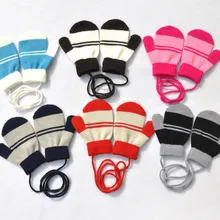 Полосатые вязаные варежки для детей; зимние теплые разноцветные милые перчатки с завязками; тянущиеся перчатки для девочек и мальчиков