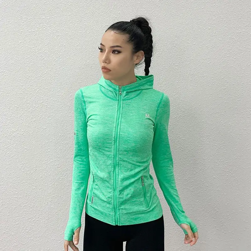 Куртка для бега Спортивная Толстовка для йоги для женщин тренировка упражнения дышащий большой палец отверстие Пальто Фитнес свитер для тренировки Спортивная одежда для женщин - Цвет: Зеленый