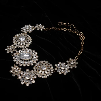 

Amorita boutique Exaggerated flower design vintage necklace