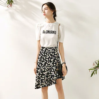 

2020 New Arrival Women Sweet Two Pieces Skirt Sets Letters Printing T-shirt Daisy Flower Printing Ruffles Skirt Quality Twin Set