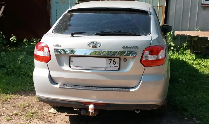 Хромированная накладка на дверь багажника для Lada Granta Liftback Лада Гранта Лифтбэк хромированные аксессуары для кузова