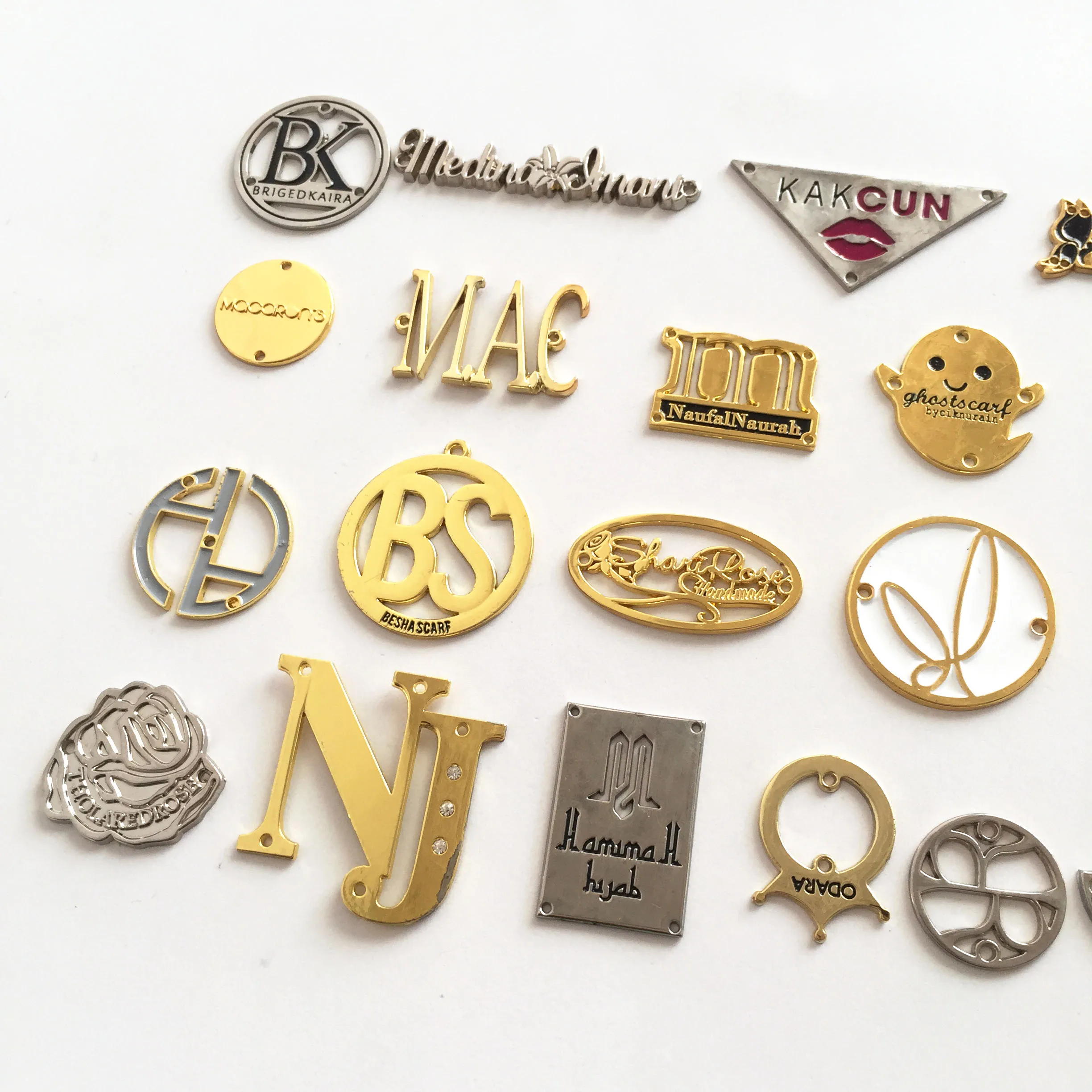 Bag Accessories Labels Custom Handmade Gold Brand Name Logo Metal Tags for  Handbags - China Metal Tags and Logo Tags price