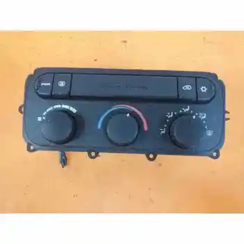 

05005001AE COMMAND HEATING/AIR CONDITIONING CHRYSLER VOYAGER (RG)