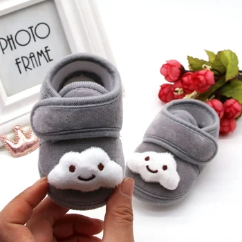 Bébé garçons filles premier Walke chaussures nouveau-né bande dessinée impression anti-dérapant coton en peluche chaussures hiver chaud berceau chaussures enfant en bas âge à semelle souple