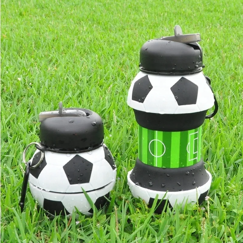 

Novelty Football Sports Water Bottle with Straw Foldable Collapsible Travel Silicone My Bottles Innovating Camping 550ml H1224