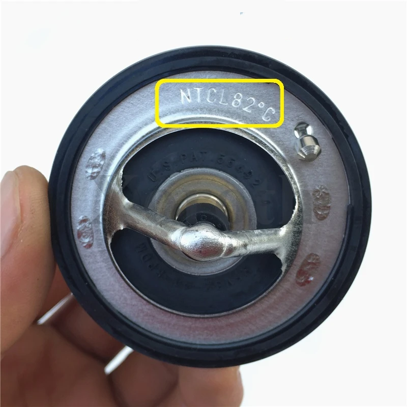 Original Quality Auto Water THERMOSTAT 82℃ 17670-63J00 for Suzuki Grand Vitara Kizashi SX4 Swift Jimny Aerio Liana