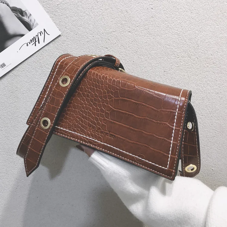 

INS Super Fire Bag Women's 2018 Winter on Trending Retro Fashion Crocodile Pattern Square Sling Bag Versatile Crossbody Bag