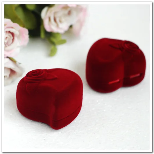 

Top Grade Flocked Rose Heart Shape Couples on Ring Box Gift Box Jewelry Box Jewlery Box er ding he Wholesale
