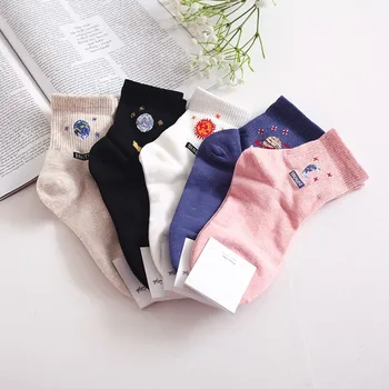 

New Harajuku Planet Funny Causal Sock Creative Astronaut Cotton Cute Socks Women Moon Planet Sun Design Cotton socks