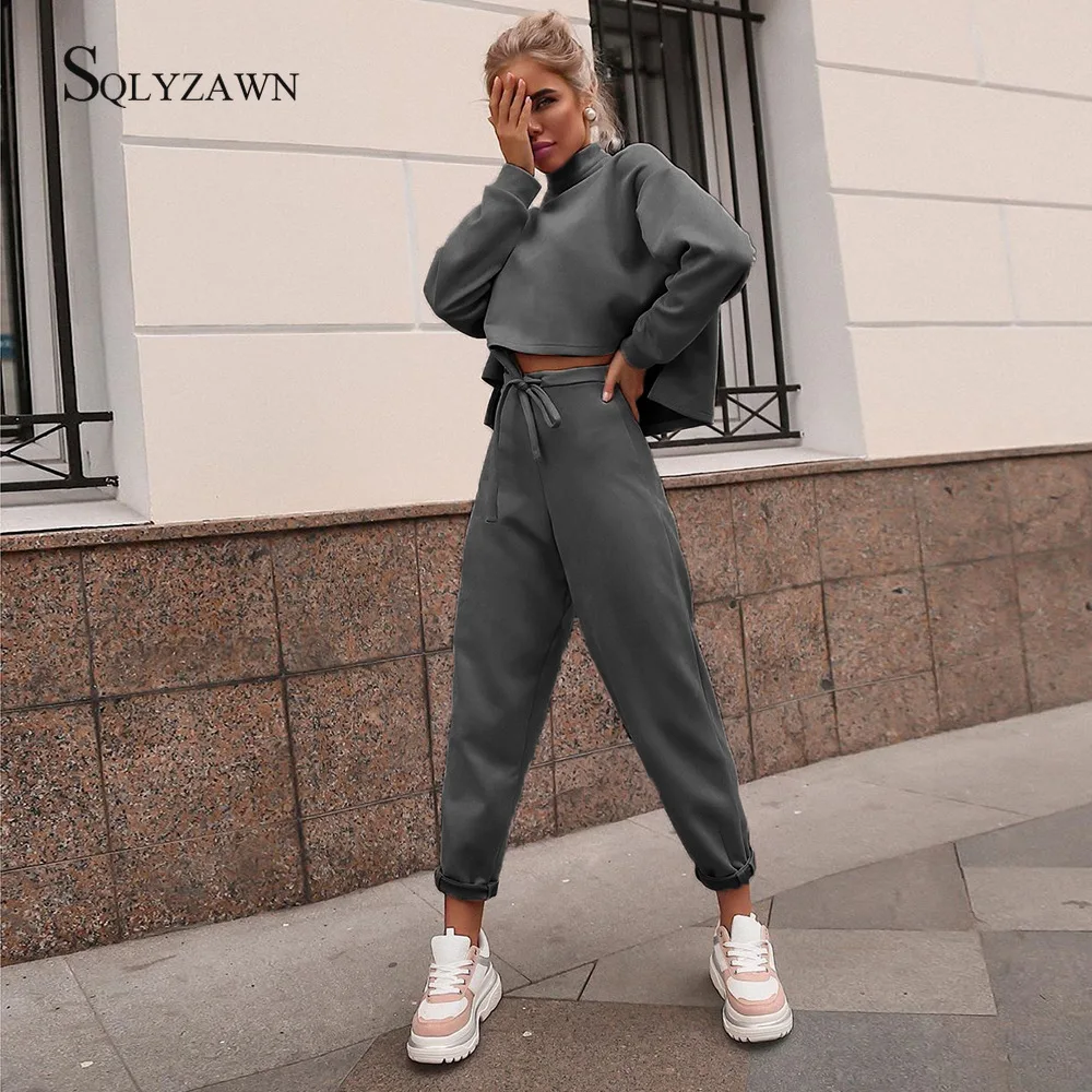 Спортивный костюм женский из 2 предметов Свитшот оверсайз с высоким воротником и