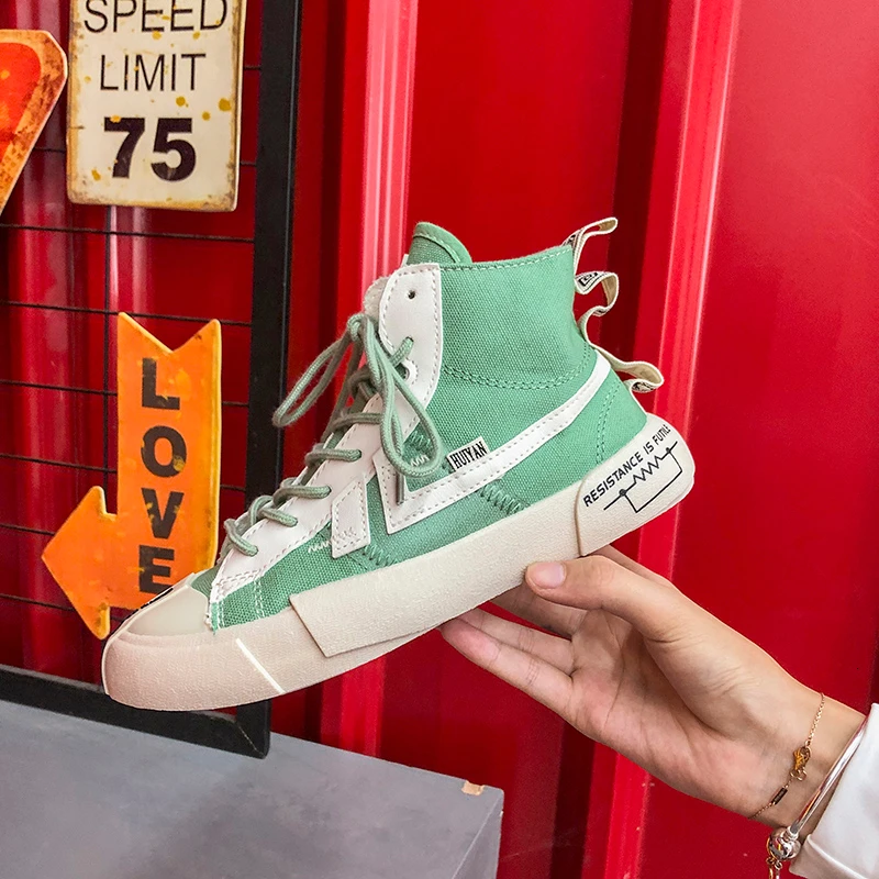 Женские парусиновые кроссовки белые черные на вулканизированной платформе