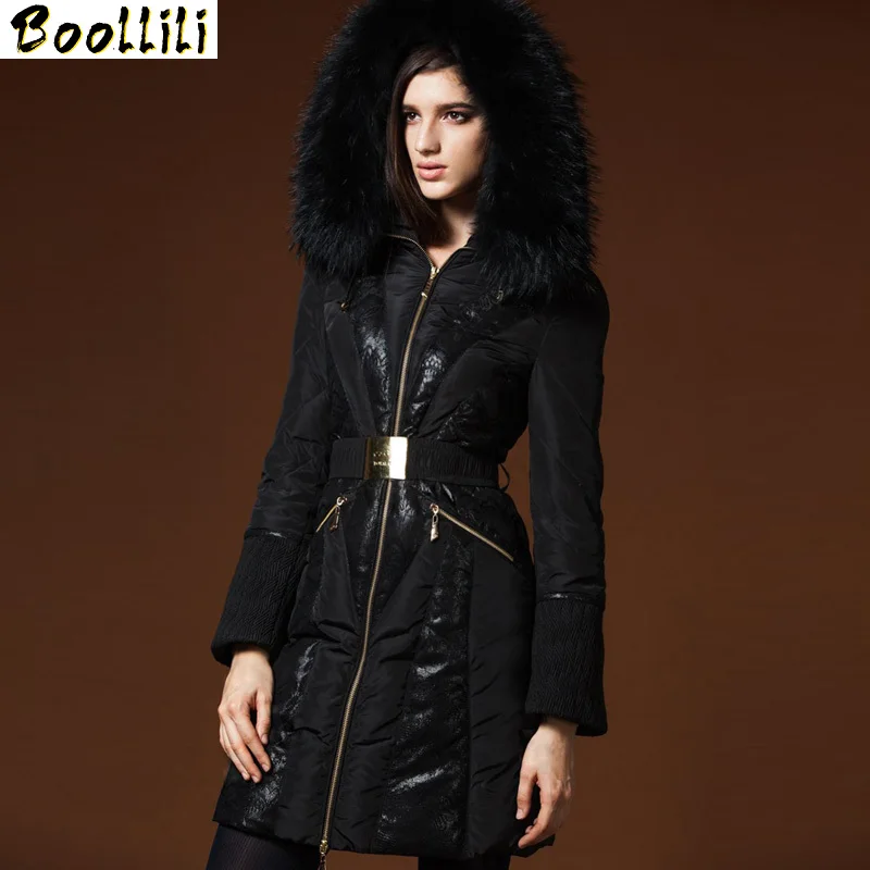 

Женский длинный пуховик с капюшоном, с большим воротником из меха енота