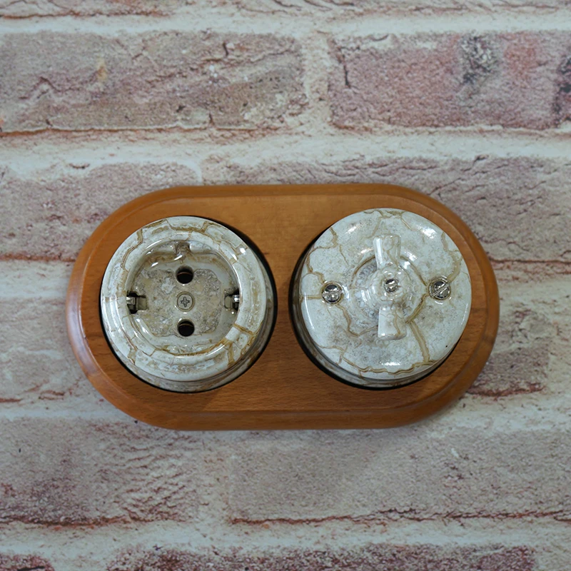 vintage tomada ceramica alemanha parede com aterramento 02