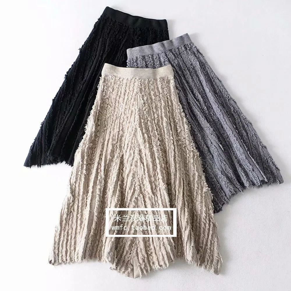 

One's Knitted Skirt Entity