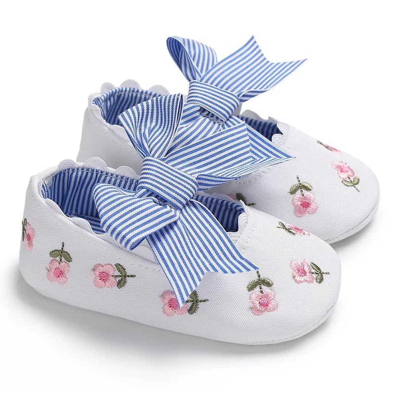 Обувь для маленьких девочек; парусиновая обувь для новорожденных с цветочным узором и бантом; мягкая нескользящая подошва; милая обувь для маленьких принцесс; мокасины для малышей