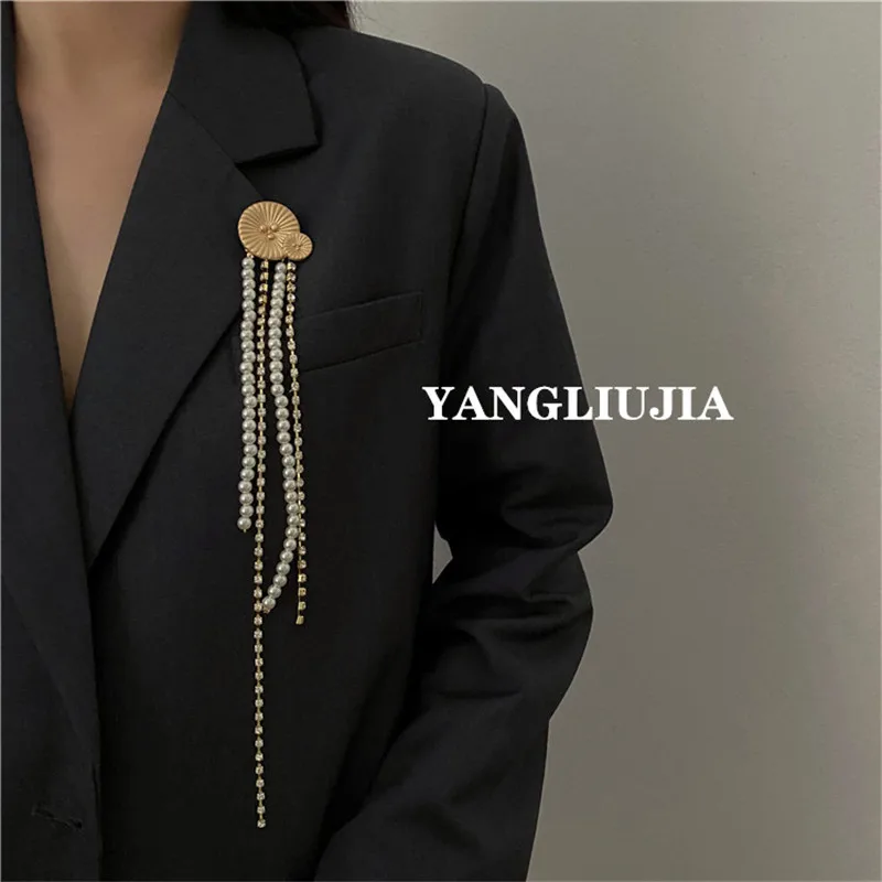 

Yangliujia Pearl Tassel Long Brooch Senior Retro Elegant Temperament Sunflower Badges Women Jewelry Clothing Accessories 2021