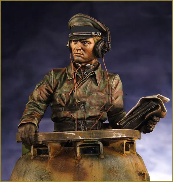

1/10 Resin Model Building Kit Bust Tank commander(contain base)