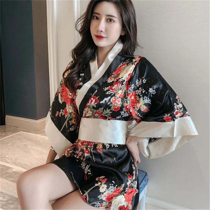 Японский стиль короткое свободное атласное пикантное юката платье для женщин пижамы Восточное цветочное кимоно Haori китайское Qipao ночная рубашка