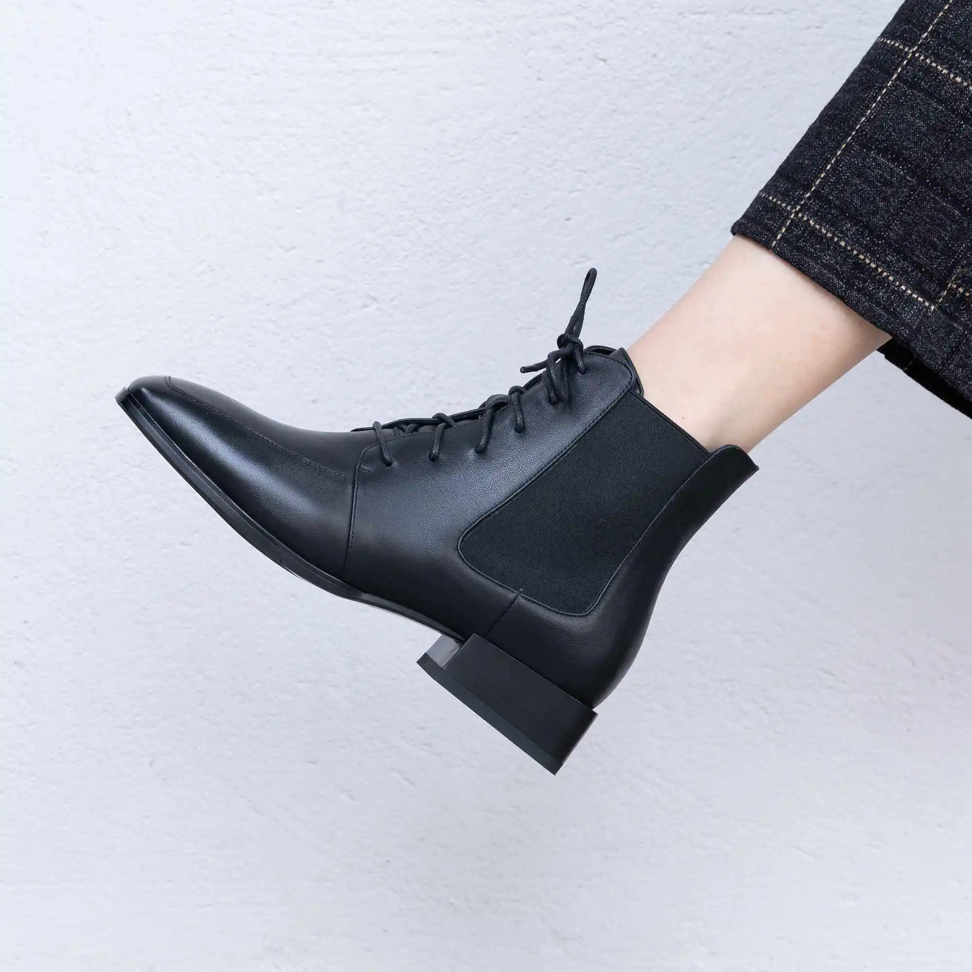 black cow leather Krazing pot/ г. Брендовые ботильоны из натуральной кожи с квадратным носком в британском стиле на среднем каблуке в европейском стиле, на шнуровке, l13 - Цвет: black cow leather