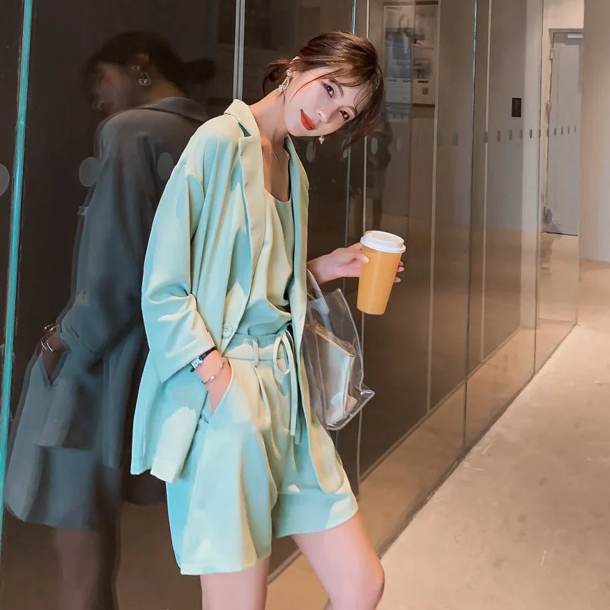 

Photo Shoot CHIC Online Celebrity Non-mainstream Design Light Green Suit Ol Versatile Camisole Straight Wide-Leg Shorts Three-pi