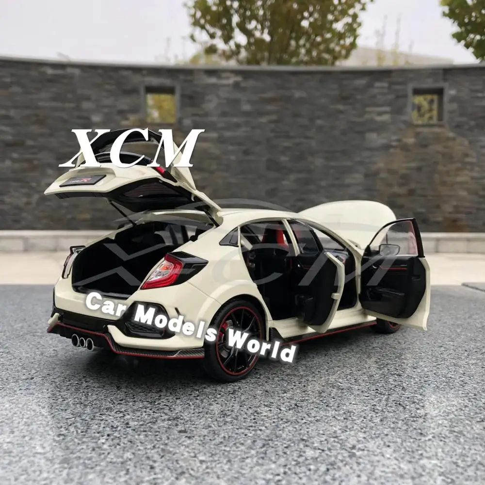 Литая модель автомобиля ЖК-модели тип-r 1:18(белый)+ маленький подарок