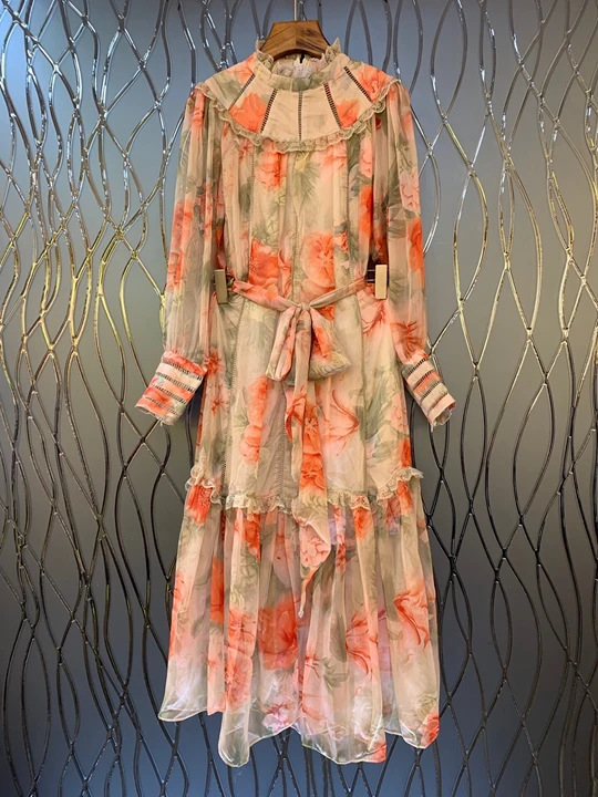 

In early autumn of 2019, the new girl's small collar lace stitching printing pattern, color matching, tie-in waist dress 802