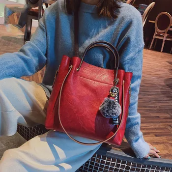 

2020 new fashion bag women's large capacity messenger bag with simple texture and single shoulder bag trend