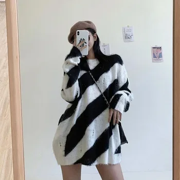 

[EWQ] Autumn Winter New Stripe Bat Sleeve Loose Knitting Sweater Streetwear Fashion Pullover Round Neck Coat Women 3AC259