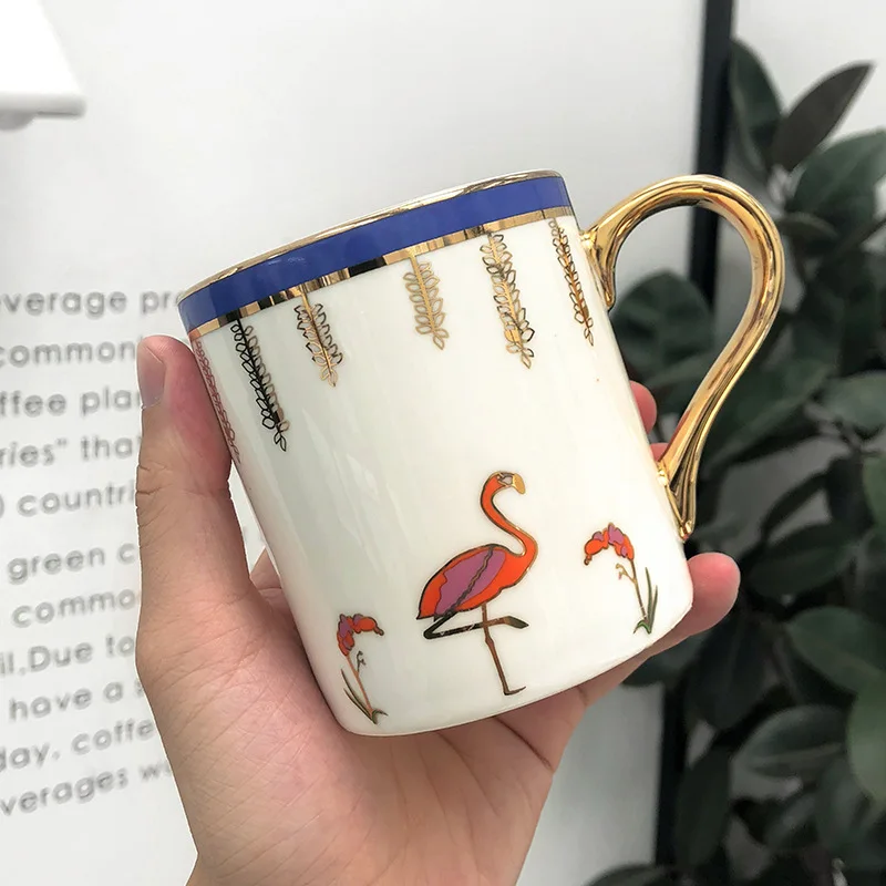 

Creative Golden Handgrip Ceramic Coffee Mug For Lovers Europe Style Pattern Milk Mug For Women Good Choose For Gift