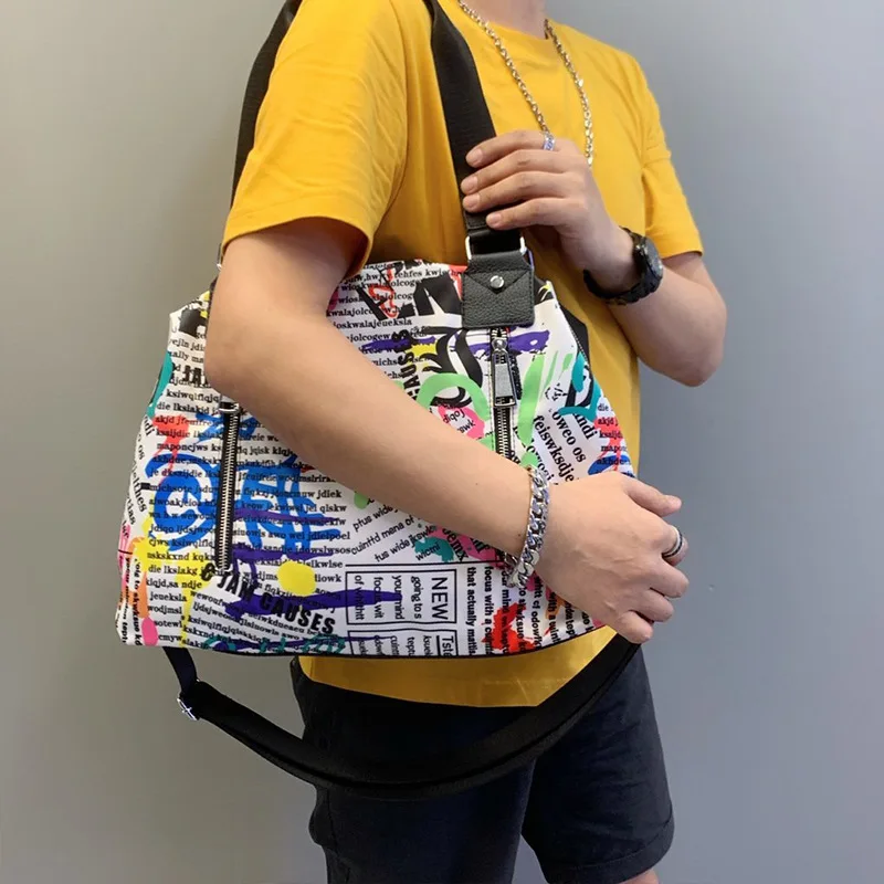 

2020 summer new newspaper cloth with large capacity, two-sided back, one-shoulder leisure bag, satchel bag, satchel, travel bag