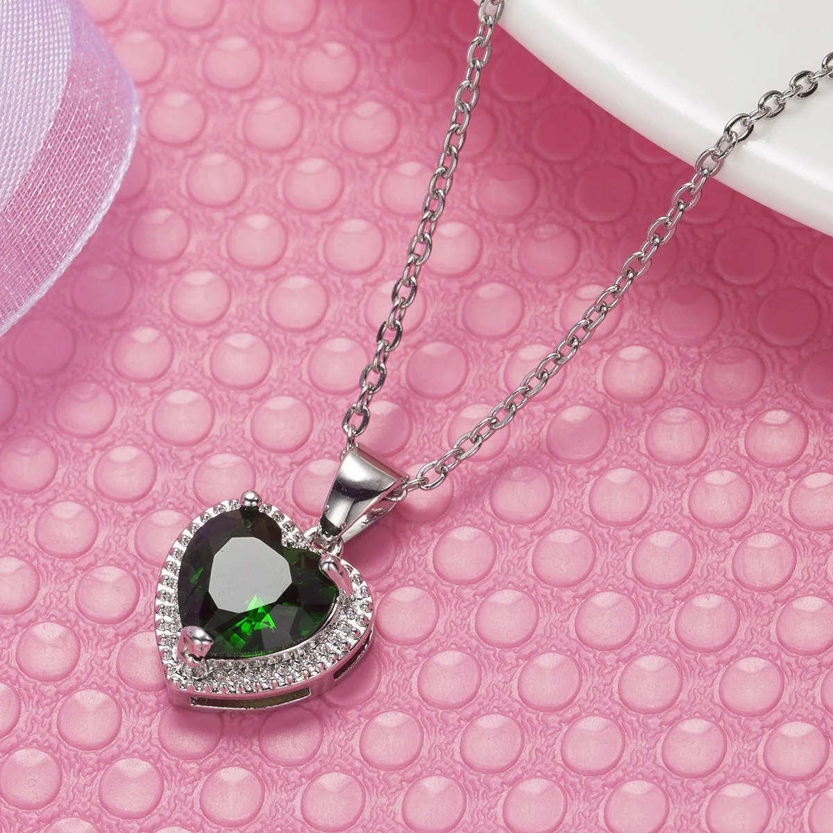 Clavicle Chain For Women Alloy Pendant Set With Green Zircon Popular Fashionable Luxury Fine Jewelry Charm Necklace