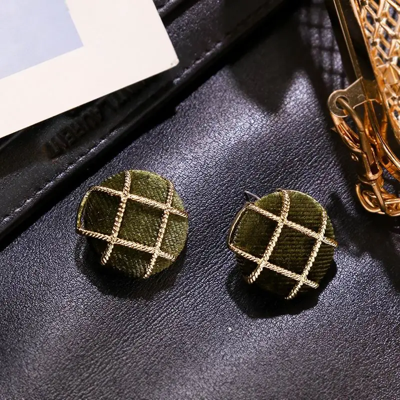 green Fashion Criss Button Big Stud Earrings New Female Winter Earings Trendy Jewelry Wholesale Red Yellow - Окраска металла: green