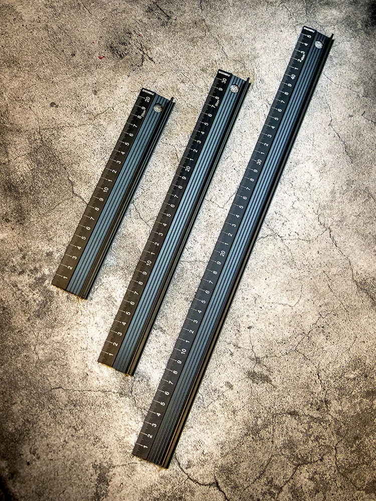 

Handmade Leather DIY Tool Cut Leather Anti-cut Ruler Cut-proof Hand Ruler Aluminum Alloy Long Rule