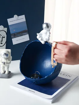 

Creative Resin Astronaut Space Cartoon Desktop Storage Organization Crafts Decoration Modern Home Living Room Snacks Storage Box