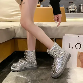 

Sexy Rivet Keep Warm Snow Boots Fashion Round Toe Low-heeled Ankle Boots Winter Short Plush Women Shoes Zapatillas Mujer 2020