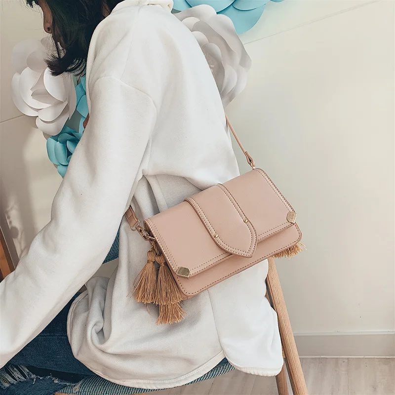 

INS Super Fire Textured Bag WOMEN'S Bag New Style 2019 Fashion Korean-style bai da xiao Square Bag Hong Kong Style Tassels Cross