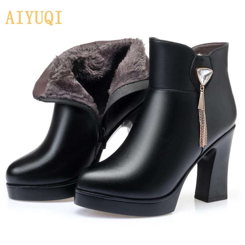 Black fluff AIYUQI г., новые зимние теплые шерстяные ботильоны женские ботинки из натуральной шерсти Модные женские ботинки для торжеств на высоком каблуке, Украшенные бусинами - Цвет: Black fluff