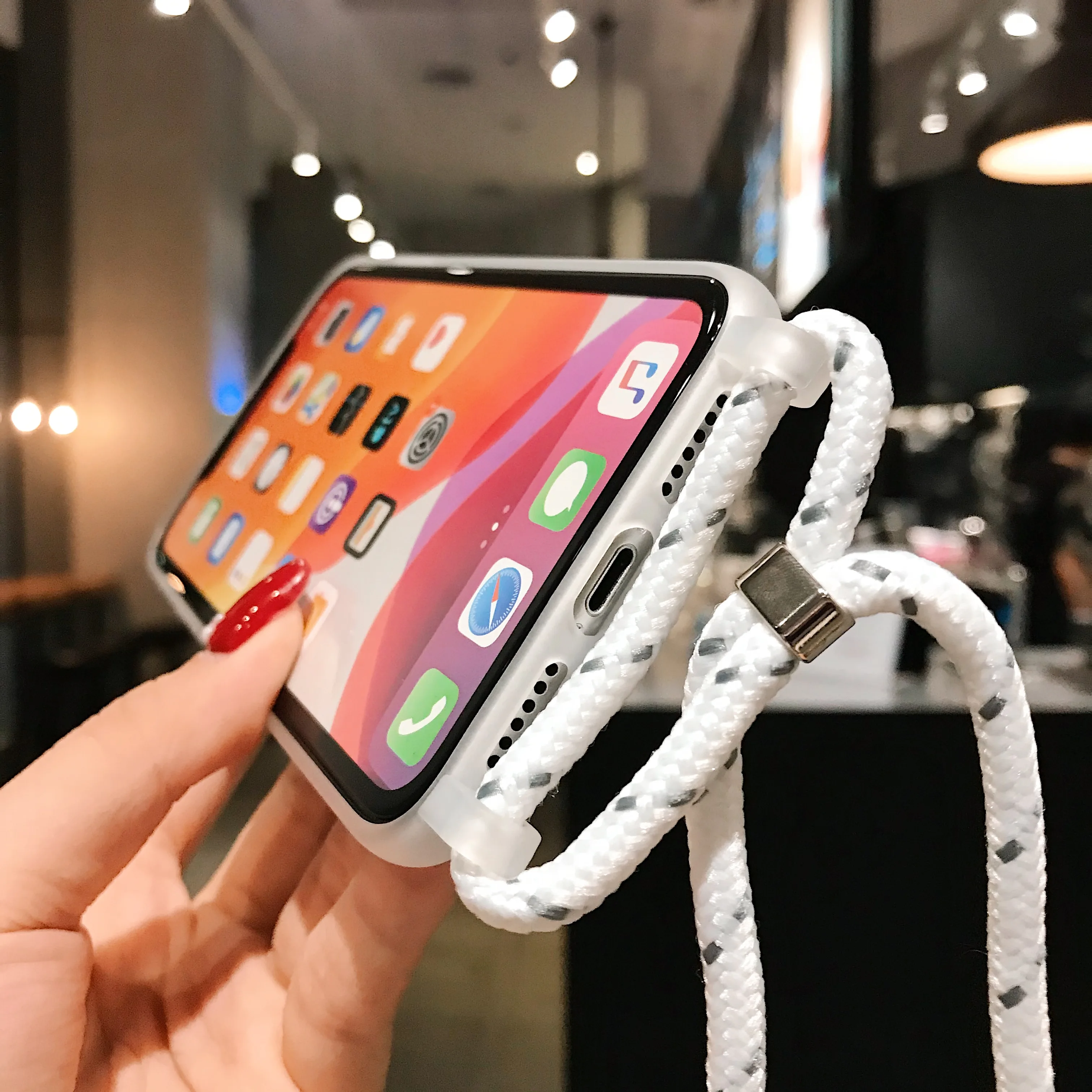 Роскошный чехол для телефона с цепочкой и ожерельем iPhone 11 Pro XS MAX X XR ремешок на шею