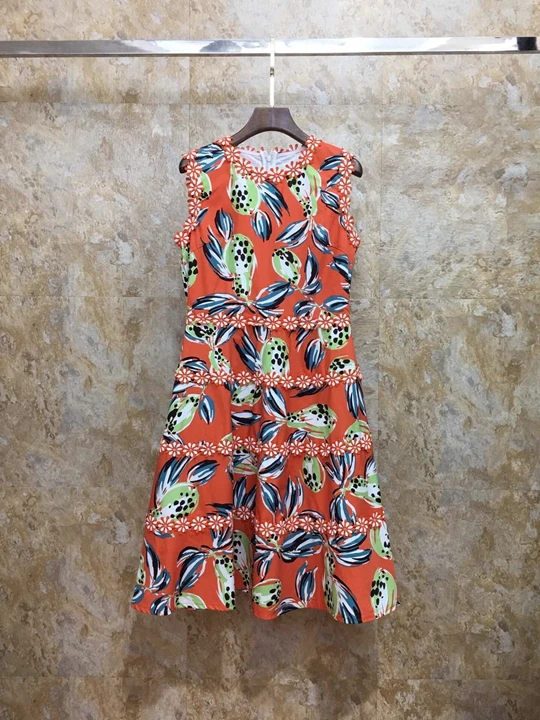 

2019 Early autumn new women's round collar print pattern matching decorative sleeveless dress 820