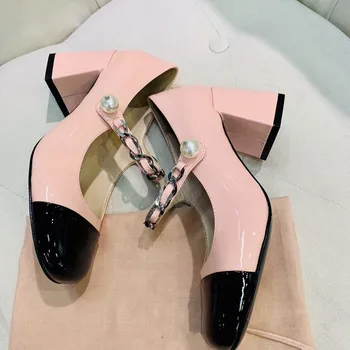 

Patent Leathers Pumps Women Mental Chain Pearl Button Decor Buckle Round Toe Square Heels 6.5cm 2020 Luxury Brand Shoes Women