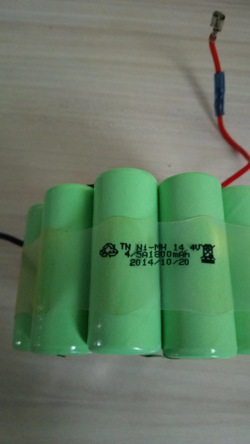 14,4 v