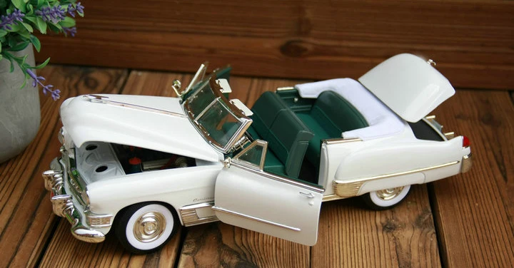 Тонкая 1:18 1949, модель из сплава, модель, которую можно открыть