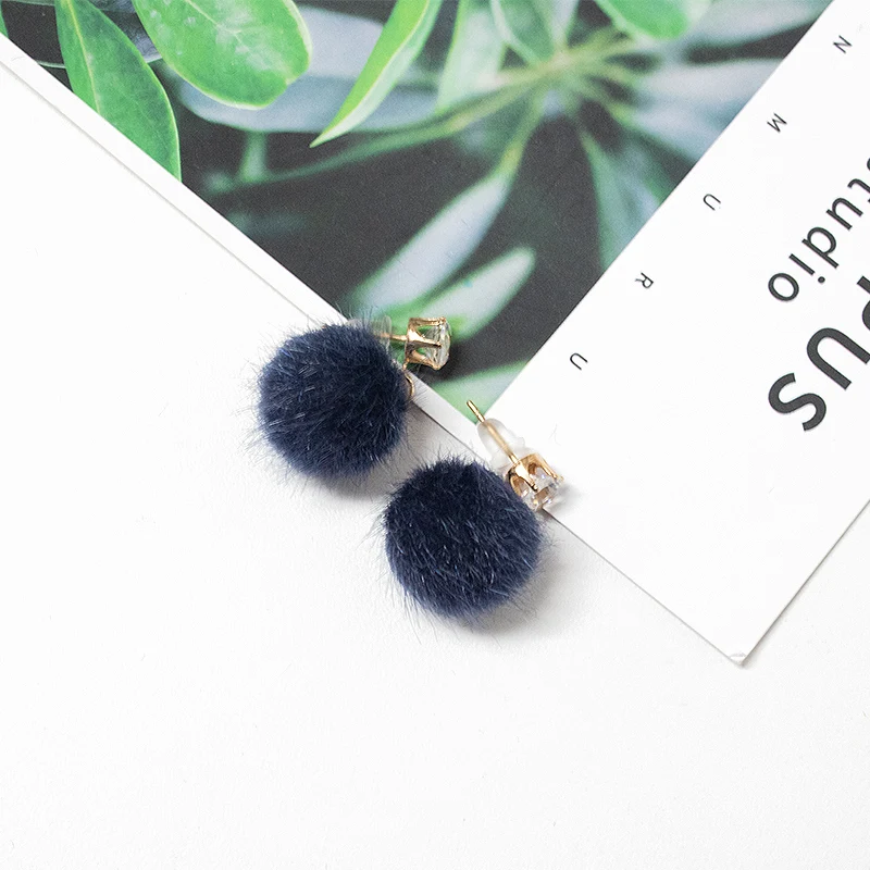 

2019 New Temperament Short Paragraph Earrings For Women Personalized Wild Simple Hair Ball Female Models Earrings