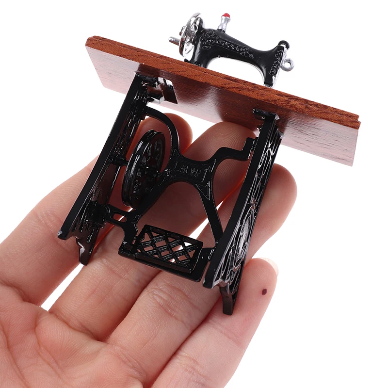Miniature Wooden Sewing Machine Decor for Kids Dollhouse